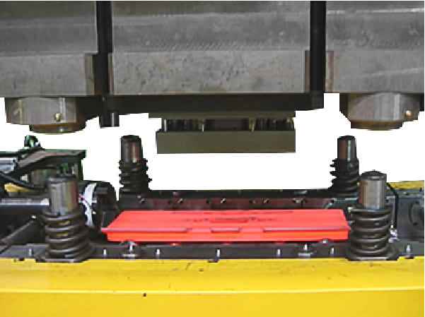 TRACK SHOE hot mold ASSEMBLY